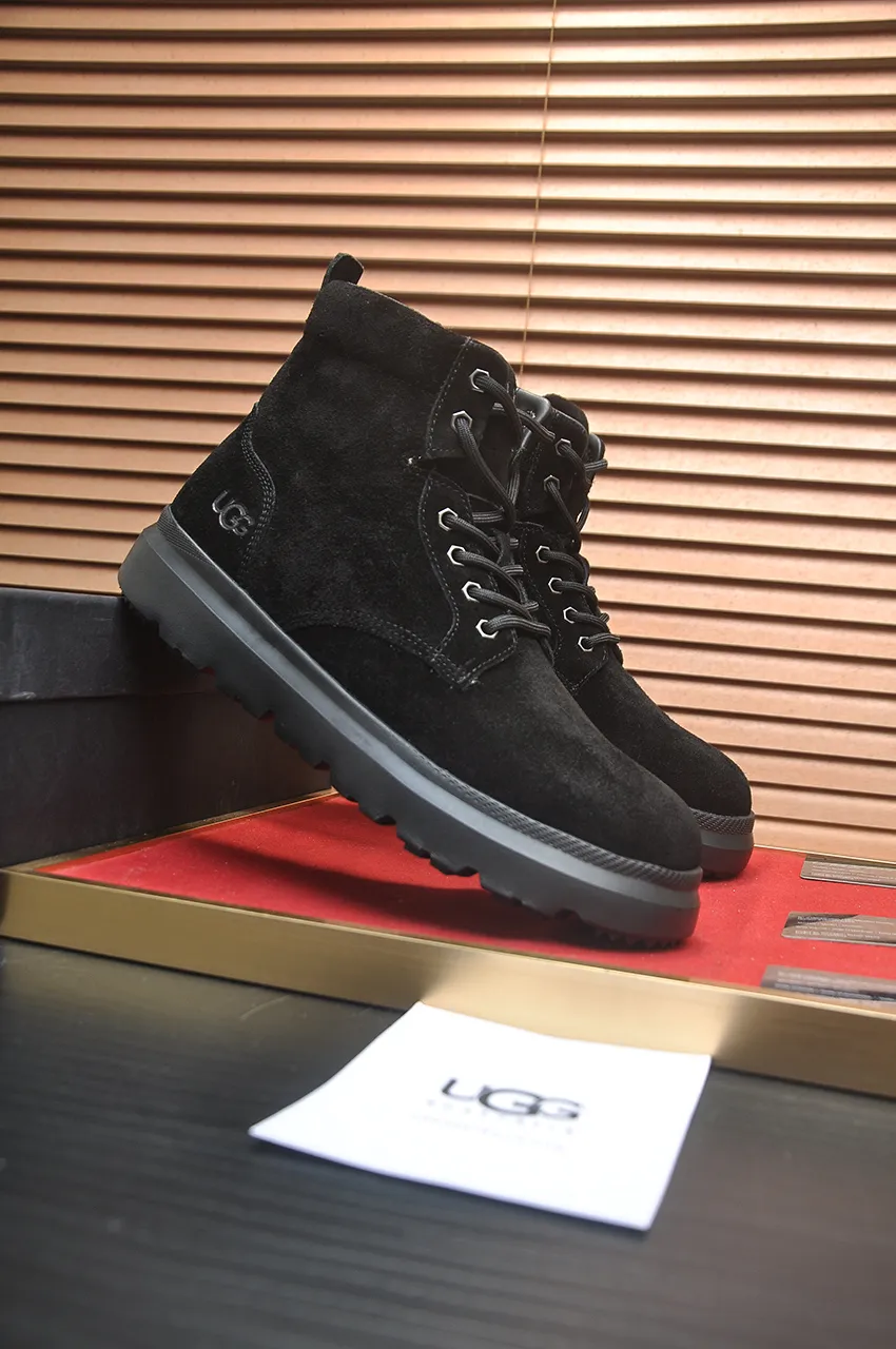 Men's shoes 💰580💶【UGG】(full genuine wool lining) Please pay attention to the original quality and compare the thickness of the wool 🏮🏮Hot style Martin boots from Australia's warm luxury brand men's shoes, official website synchronization, Beckham men's style..., made of imported top-layer waxed cowhide, waxed toe, Australian real wool velvet lining Carefully sewn...Imported rubber Martin boots outsole (comfortable, soft and wear-resistant). I really like the quality...Exquisite workmanship, you can't put it down once you see it. Code number 39-44